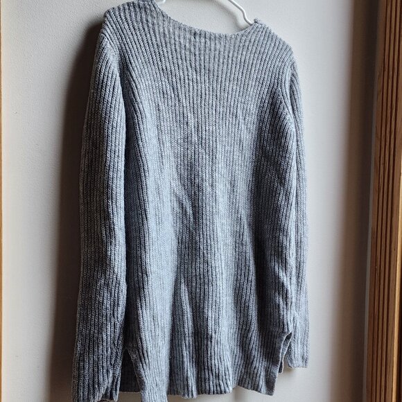Aeropostale Gray V-Neck Sweater Size Medium - Picture 11 of 14